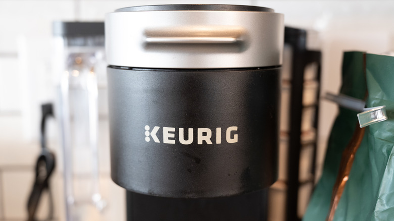 Keurig kahve makinesinin ürün resmi.