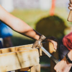 Hurda Ahşap Paletini Depolama Rafına Dönüştürerek Bütçenize Uygun Bir Şekilde Organize Olun