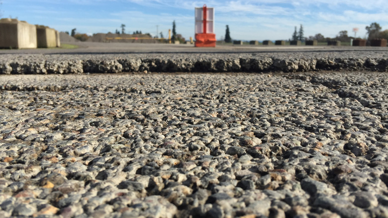 Açık boşluklu geçirgen beton