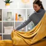 İkinci El Mağazasında Bulabileceğiniz Basit Battaniye Depolama Çözümü