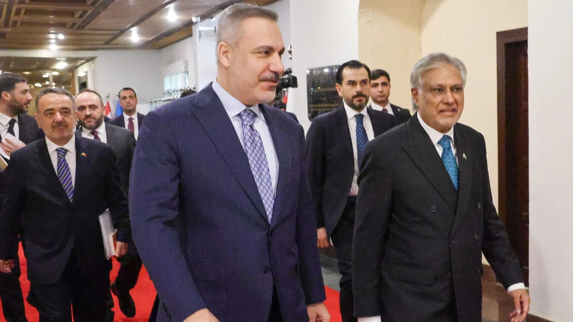 Pakistan, İran'daki savaş nedeniyle üst düzey Suudi, Türk ve Mısırlı diplomatları ağırladı