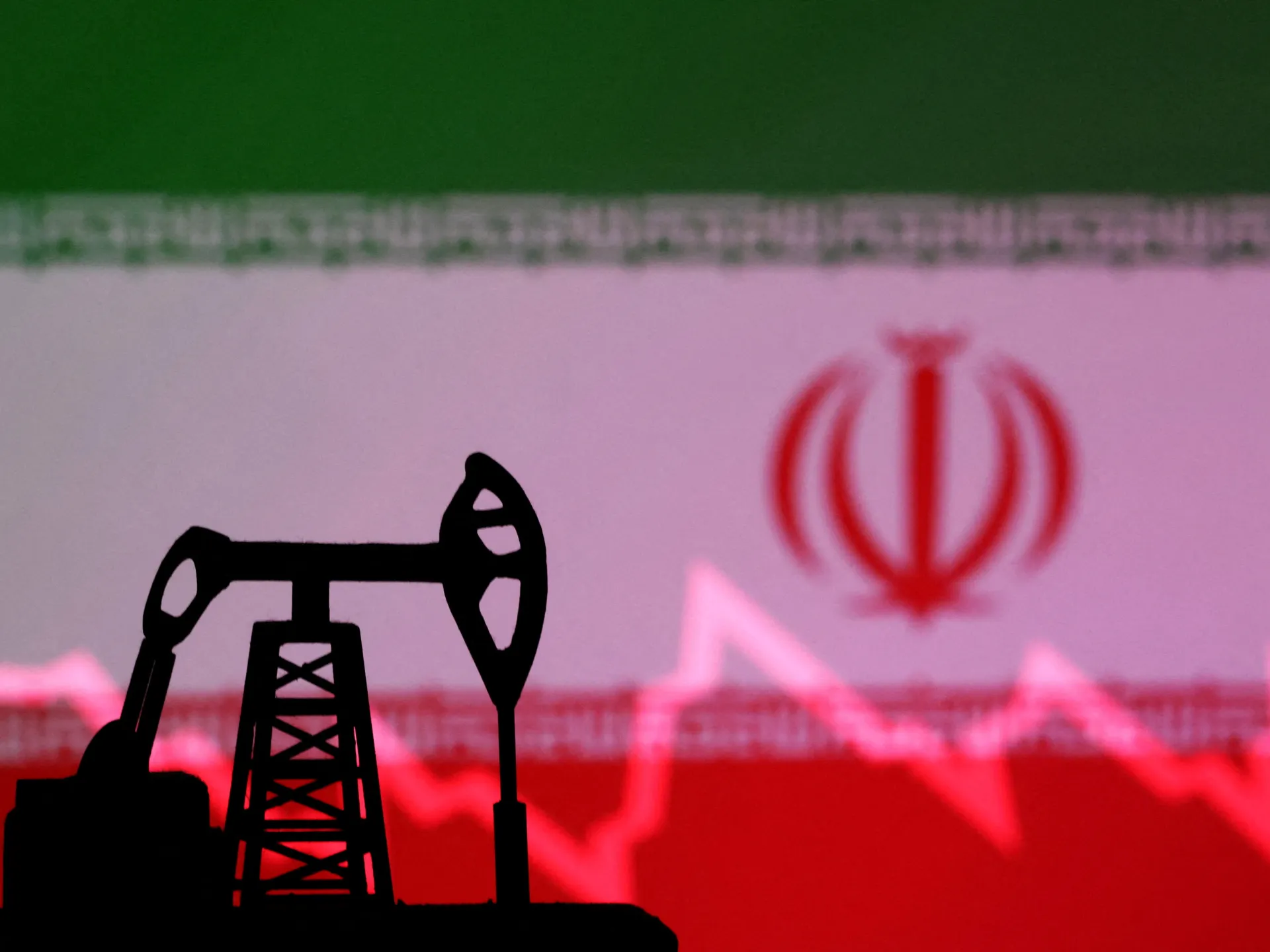 Trump yeni %25 gümrük vergisini duyurdu: İran'ın ticaret ortaklarını nasıl etkileyecek?