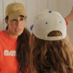 Joanna Gaines Eski Bir Şömineyi Uşağının Kileri İçin Nasıl Kullanışlı Bir Özelliğe Dönüştürdü?