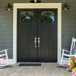 Eski Bir Karton Kutuyu Sevimli ve Rustik Ön Sundurma Dekoruna Dönüştürün