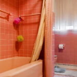 70'lerdeki Banyonuzu Tamamen Göz Rahatsızından Spa Cennetine Dönüştürün