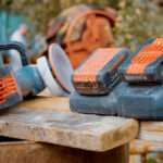 Açıkta Değil: Akülü Aletleriniz İçin Güvenli Bir Şekilde Şarj İstasyonu Nasıl Oluşturulur