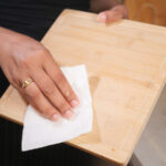 Gıdaya Uygun Bu Yöntemle Ahşap Kesme Tahtanızdaki Çatlaklara Elveda Deyin