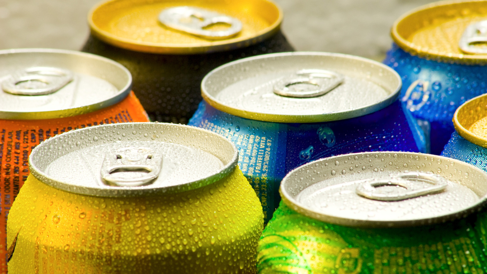 Eski Bir Soda Kutusunu Bahçeniz İçin Şık Bir Güneş Süslemesine Dönüştürün