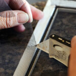 Yırtık veya Yırtık Pencere Perdelerini Değiştirmek Doğru Ekipmanla Kolaydır