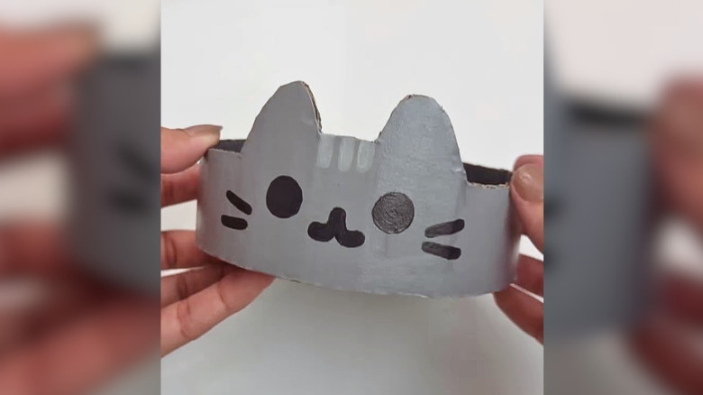 Karton kedi saklama kutusu