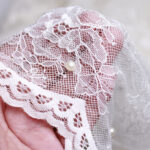 Bu TikToker Dantel Perdeyi Zarif Bir Abajura Nasıl Dönüştürdü?