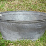 Vintage Bir Yıkama Kutusunu Rustik Bir Battaniye Depolama Çözümüne Dönüştürün