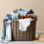 Şık Bir Dolap Alternatifi İçin Geleneksel Çamaşır Sepetlerinden Kurtulun