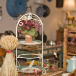 Tabakları Unutun: Bu İkinci El Mağaza Rafı En Şirin Mutfak Teşhirini Sunuyor