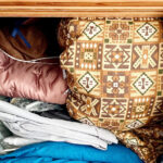 Dolap Alanınızı Boşa Harcamayı Durdurun - Onları Gözden Uzak Tutan Battaniye Depolama Çözümü