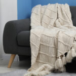 Sepet Değil, Dolap Değil: Oturma Odası Battaniyesini Gözden Uzak Tutmanın Basit Yolu