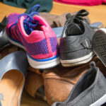 Eski Bir Çocuk Oyuncağını İleri Dönüştürülmüş Bir Ayakkabı Rafına Dönüştürün