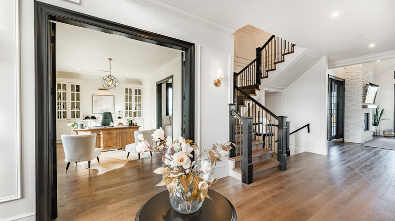 giriş yolu meşe zeminler siyah kaplama