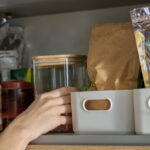 Sepet Değil, Raf Değil: Mutfak Depolaması İçin Harika Olan Antika Dolap