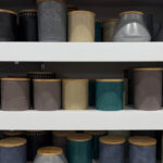 'Seramik' İkinci El Mağazası Kavanozunun Yanından Geçmeyin - Çarpıcı Cam Altında Saklanıyor Olabilir