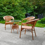 Daha Yumuşak Bir Seçenekle Beton Bir Verandayı Kapatın (Hayır, Fayans Değil)