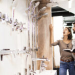 Costco, Mayıs Başına Kadar 100 Doların Altında Lüks Bir Duş Başlığı Kiti Satıyor