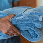 Amazon'un Yerden Tasarruf Sağlayan ve Havluları Düzenli Tutan En Çok Satan Rafı