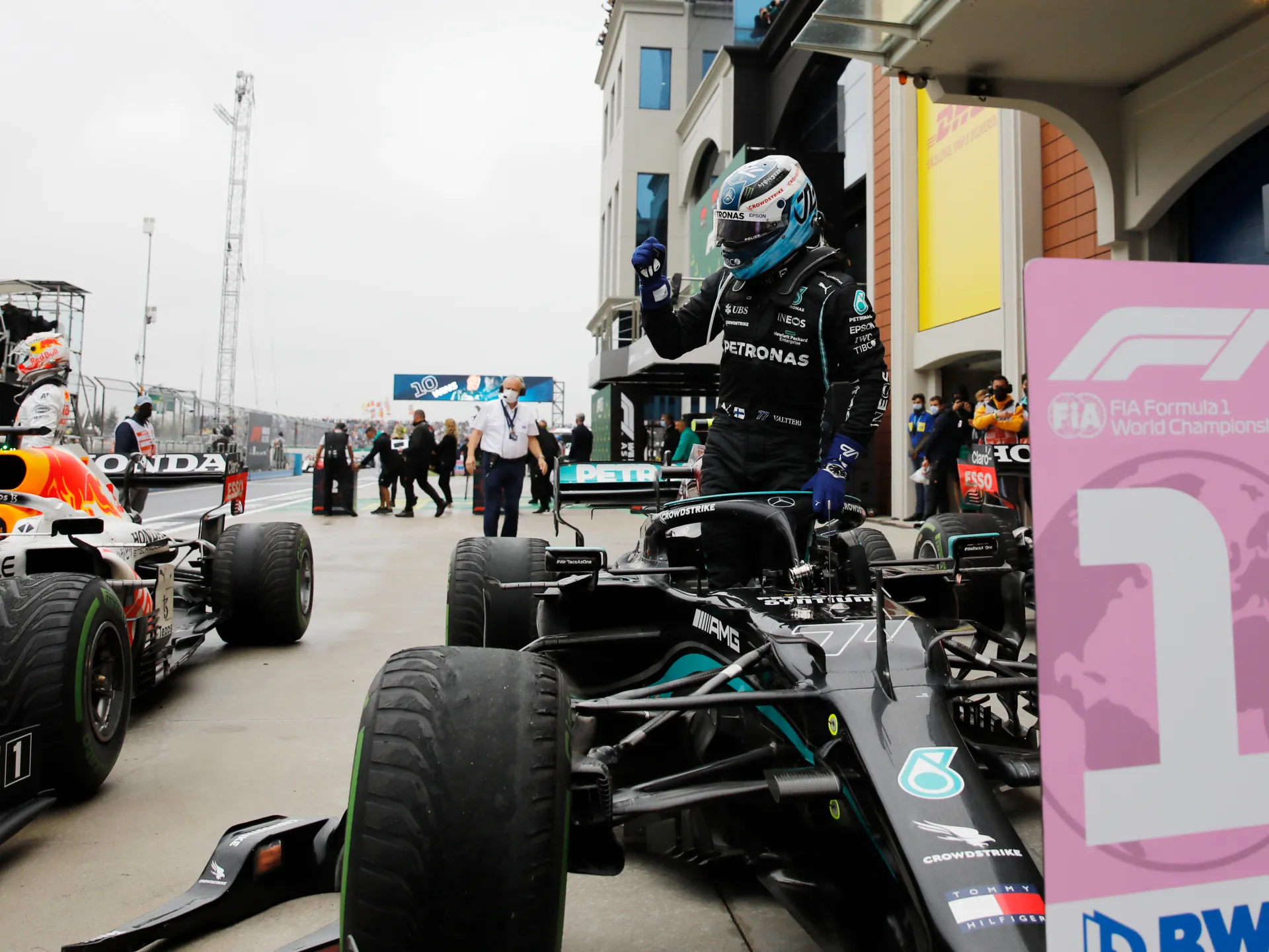 Türkiye'nin İstanbul'u 2027'den itibaren en az beş yıl boyunca F1 Grand Prix'sine ev sahipliği yapacak