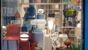 Uygun Fiyatlı Bir IKEA Ürününü Son Teknolojiye Sahip Bir Lambaya Dönüştürün