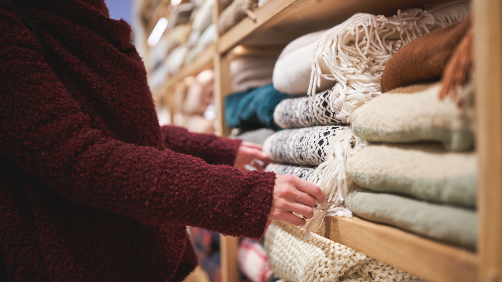 İkinci El Mağazasında Kazandığınız İçin Şanslı Olacağınız Tarihle Dolu Değerli Battaniye