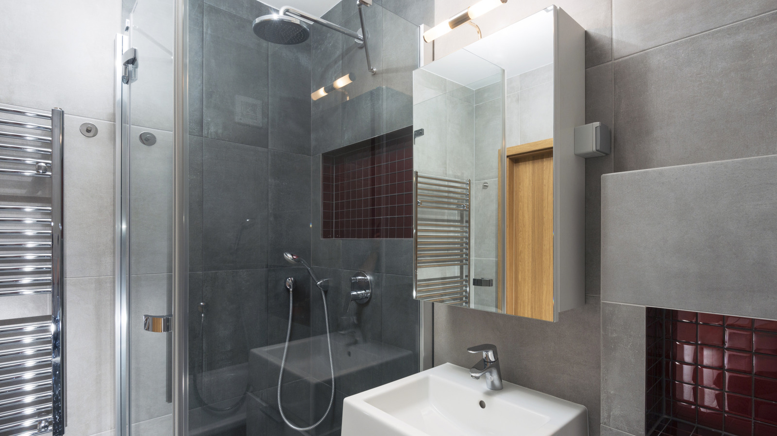 Hacimli Ecza Dolabı'ndan Kurtulun - Banyo Depolaması İçin Daha Şık Bir Alternatif Var