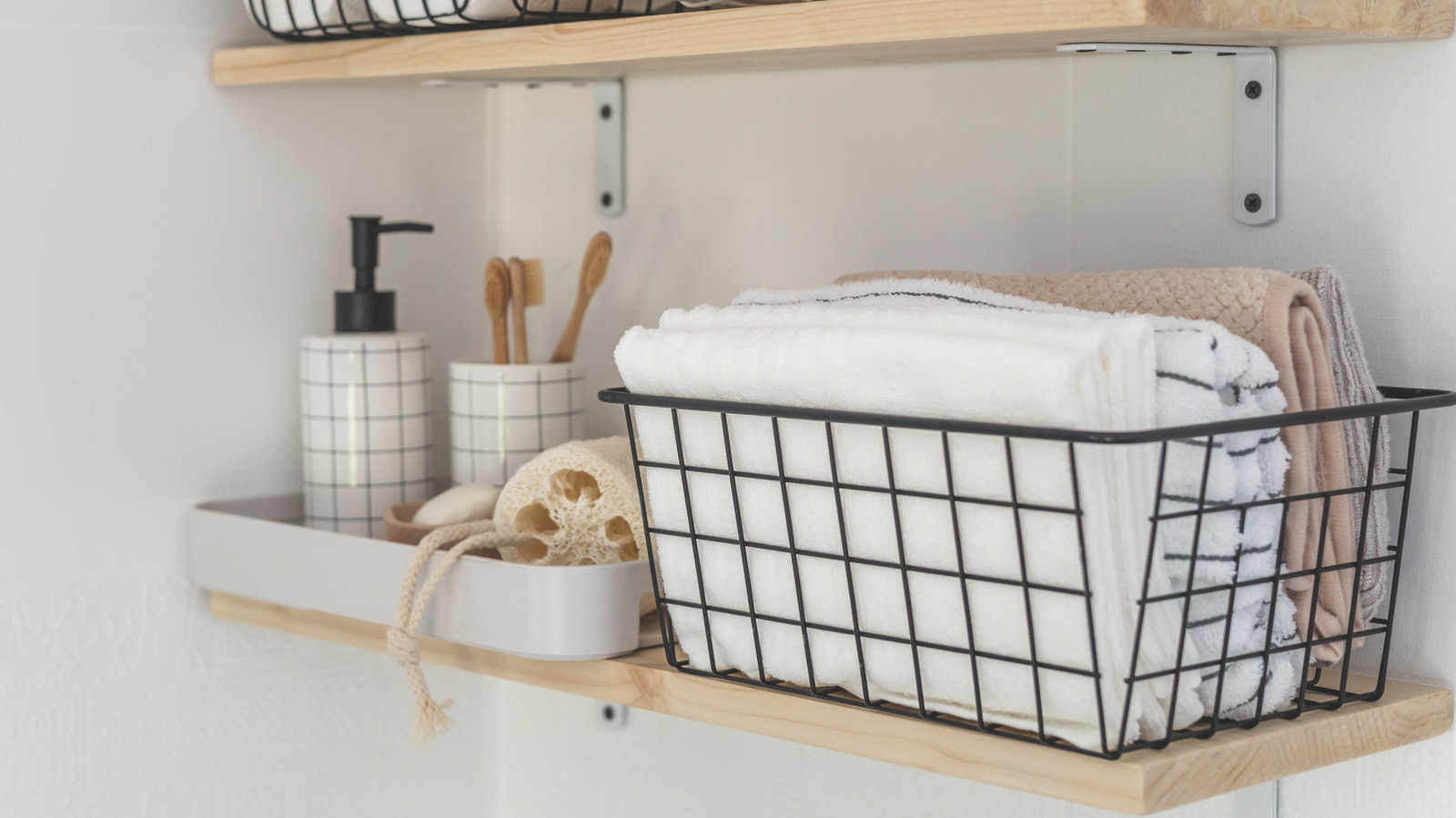 Hendek Sepetleri ve Kovaları: IKEA, Yerden Tasarruf Sağlayan ve Şık Banyo Depolama Alternatifine Sahiptir