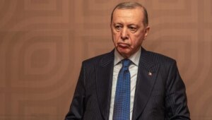 Türkiye, ceza soruşturmasında ele geçirilen liberal İstanbul üniversitesini kapattı