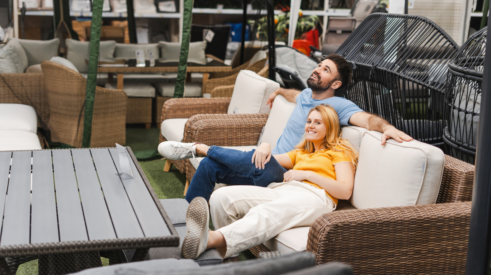 Costco Satılmayan Dış Mekan Veranda Mobilyalarını Ne Zaman İşaretler?