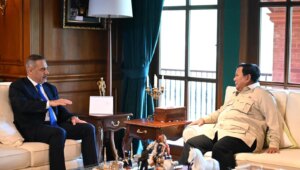 Türkiye’nin üst düzey diplomatı ve Endonezya cumhurbaşkanı 10 milyar dolarlık ticaret hedefini görüştü