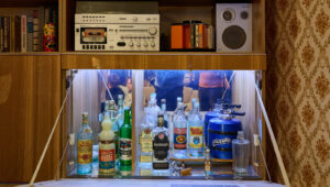 70’lerde Popülerdi – Şimdi İkinci El Mağazasında Bulmaktan Heyecan Duyacağınız Retro Bar Dekoru