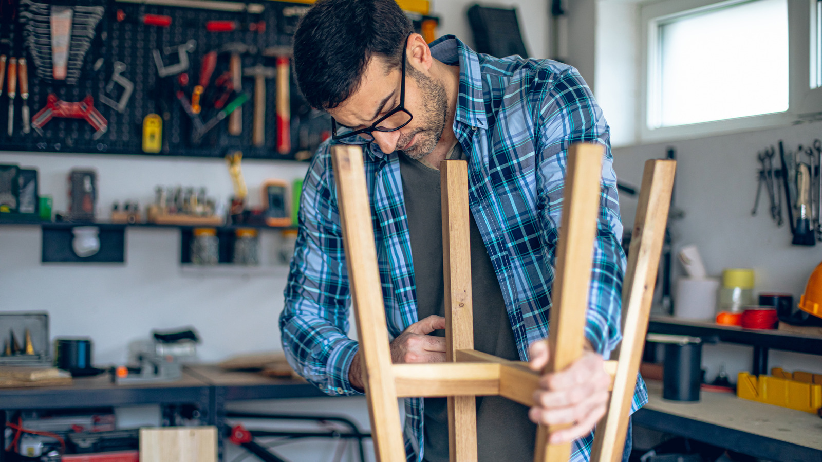 2 Uygun Fiyatlı IKEA Ürününü Akıllı Kendin Yap Yöntemiyle Çarpıcı Boho Veranda Taburesine Dönüştürün