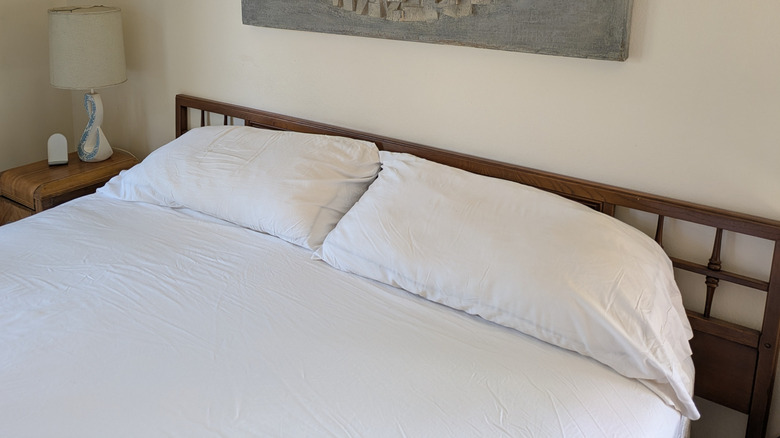 Bedsure bambu çarşaflar için yıkama talimatlarının yakından görünümü