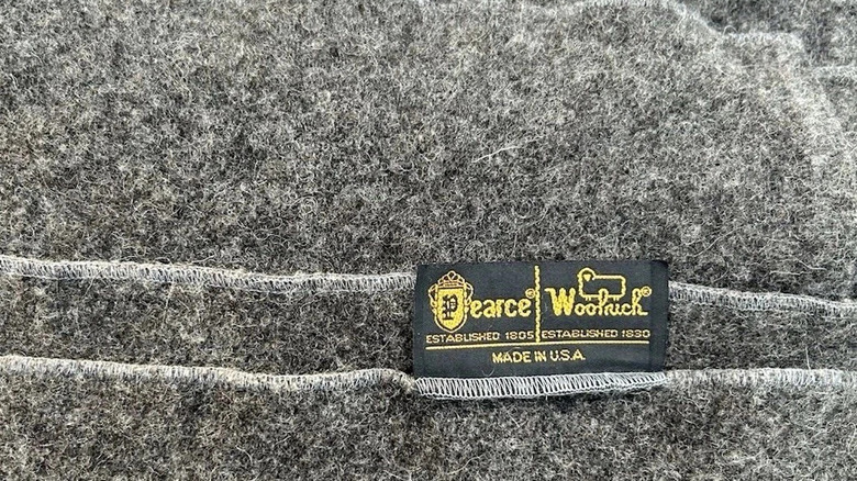 Gri Pearce/Woolrich yün battaniyeler