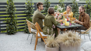 IKEA’nın Mobilya Seti Rakipsiz Bir Fiyatla Tüm Verandanızı Dolduruyor