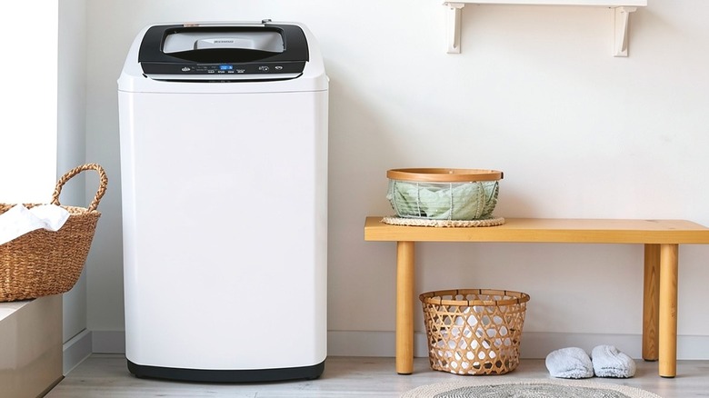 BLACK+DECKER 0,9 fit küp Taşınabilir Yıkama Makinesi