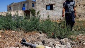 İsrail’in Suriye’nin güneyindeki yeni saldırısı aileleri evlerinden kaçmak zorunda bıraktı