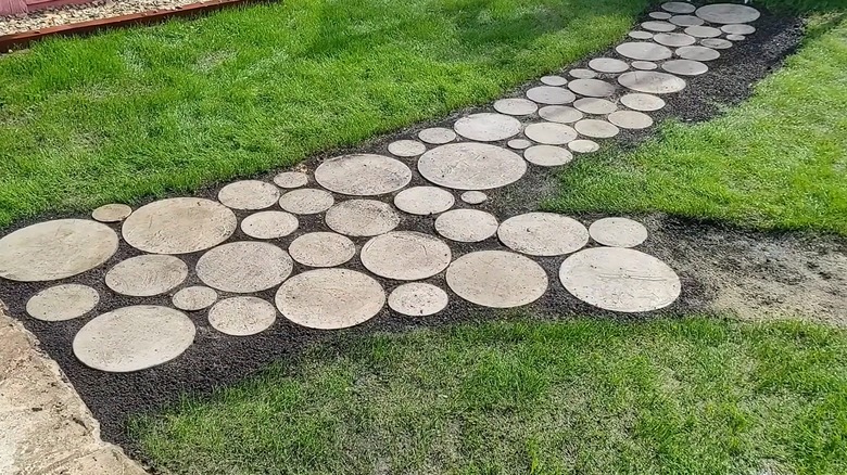 Fidanlık saksısı kalıplarından yapılmış finişerin bitmiş sonucu