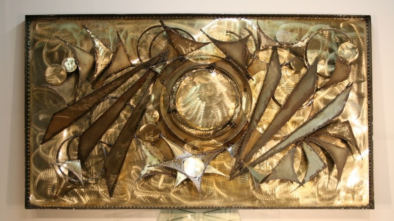 Danimarkalı metal sanatçısı Henrik Horst'un 1970'lerden kalma ağır metal panel duvar heykeli.