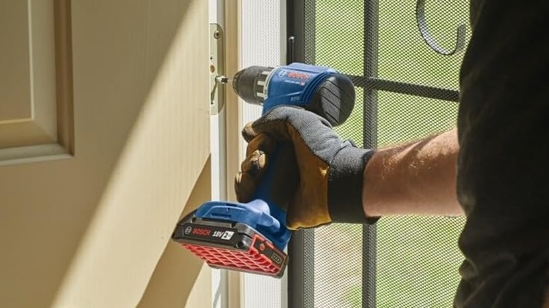 Bosch 18V akülü matkap sürücüsü seti
