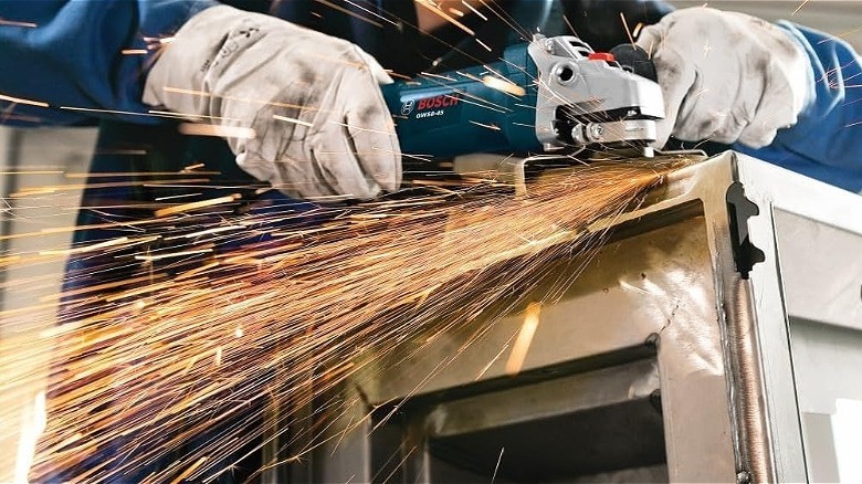 Bosch GWS8-45 4-1/2 İnç Avuç Taşlama Makinesi