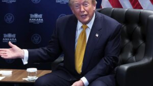 Trump İspanya ticaretini tehdit etti ve ABD’nin NATO zirvesinde Grönland’ı devralmasını talep etti