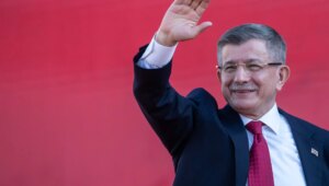 Davutoğlu, Erdoğan’ın Türkiye’sinin şekillenmesine nasıl yardımcı oldu ama ona meydan okumayı nasıl başaramadı?