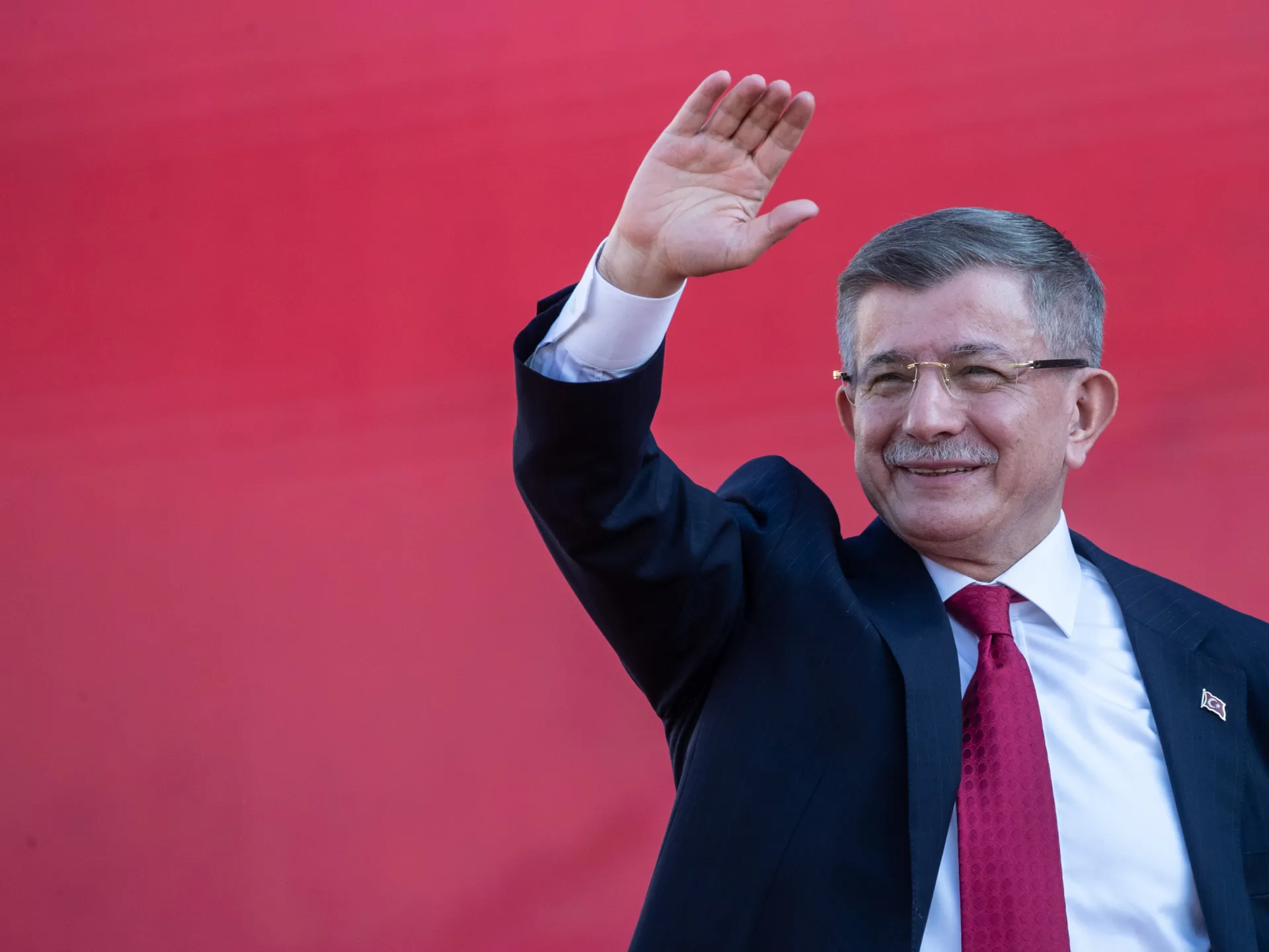 Davutoğlu, Erdoğan'ın Türkiye'sinin şekillenmesine nasıl yardımcı oldu ama ona meydan okumayı nasıl başaramadı?