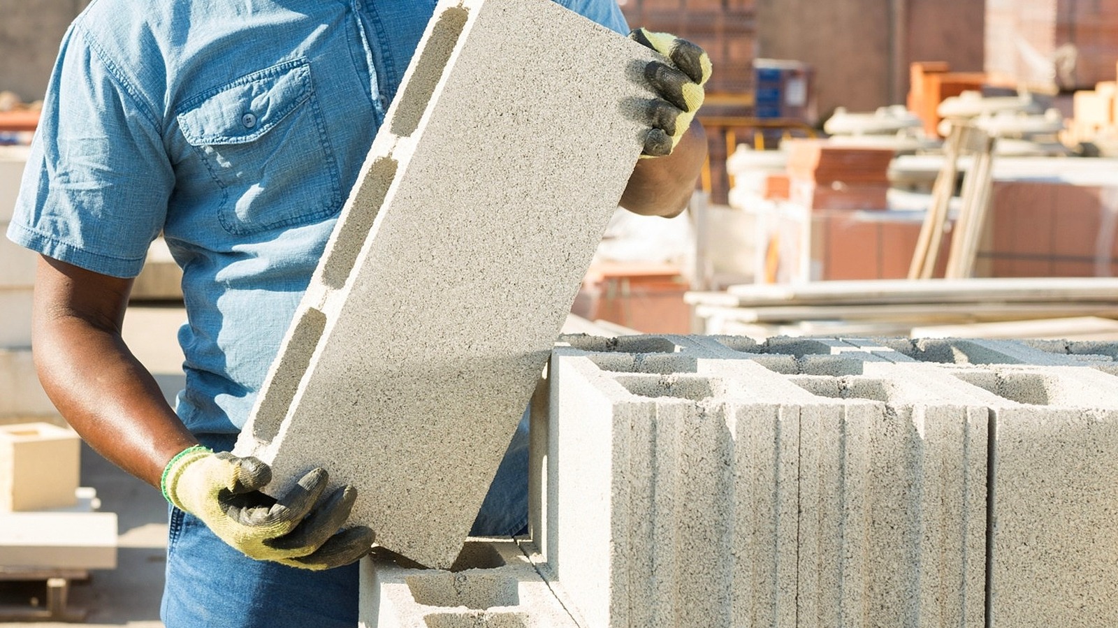 Kül Blokları ve Dökülmüş Beton: Hangisi Daha Ucuz?
